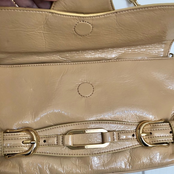 Cache patent shoulder bag - Picture 5 of 11